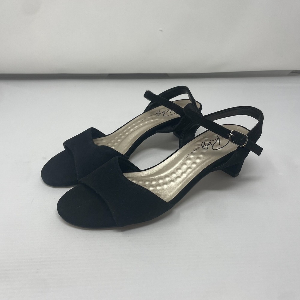Ros Hommerson Women's Lydia Heels Black Suede Size 6 New